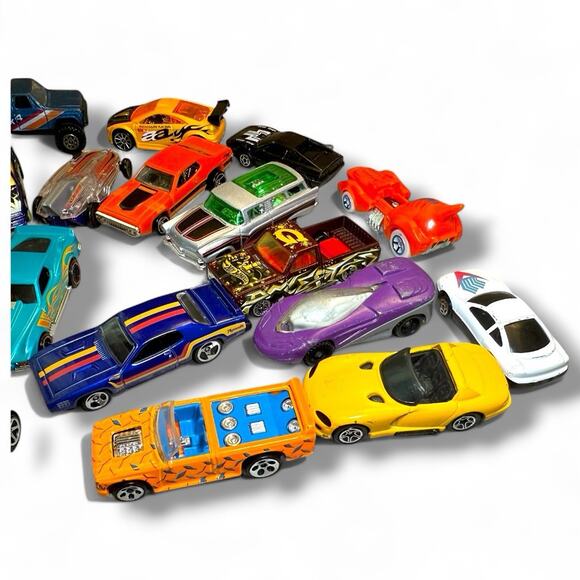 Hot Wheels Matchbox 25 Mixed Diecast Toy Car Lot – Snoopy Racer Pack - Picture 11 of 11